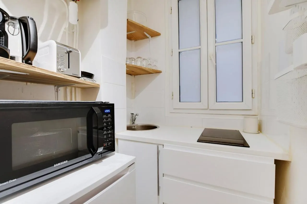 Cozy Parisian Retreat In The Heart Of The City Apartment  Paris