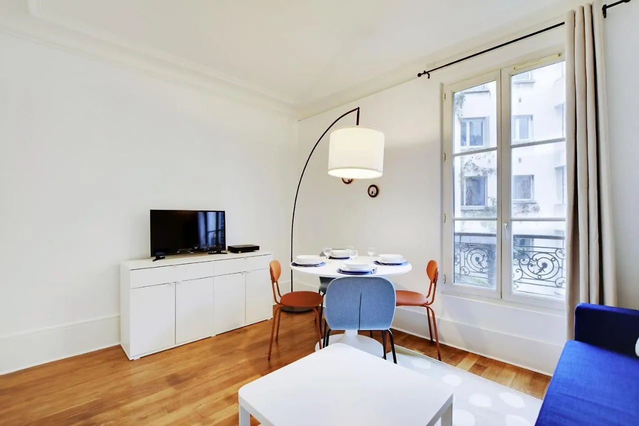 Cozy Parisian Retreat In The Heart Of The City Apartment  Paris