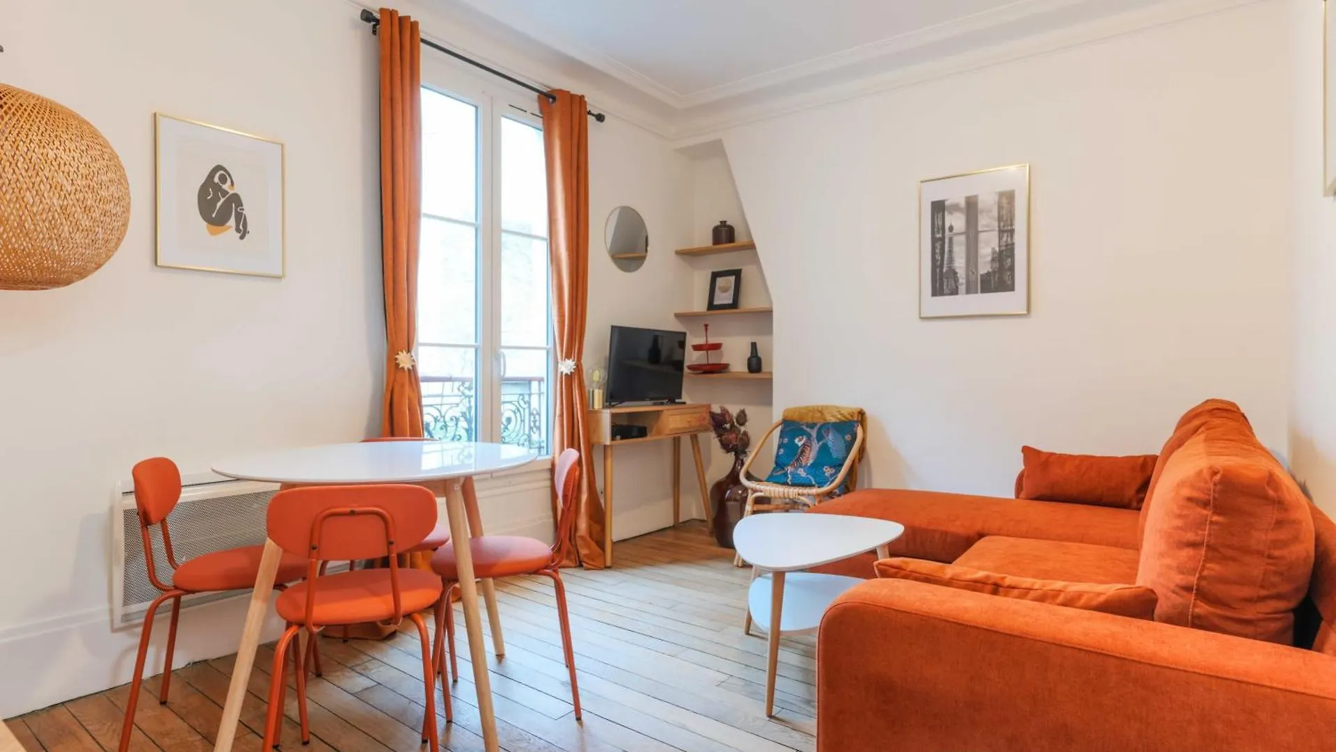 Cozy Parisian Retreat In The Heart Of The City Apartment