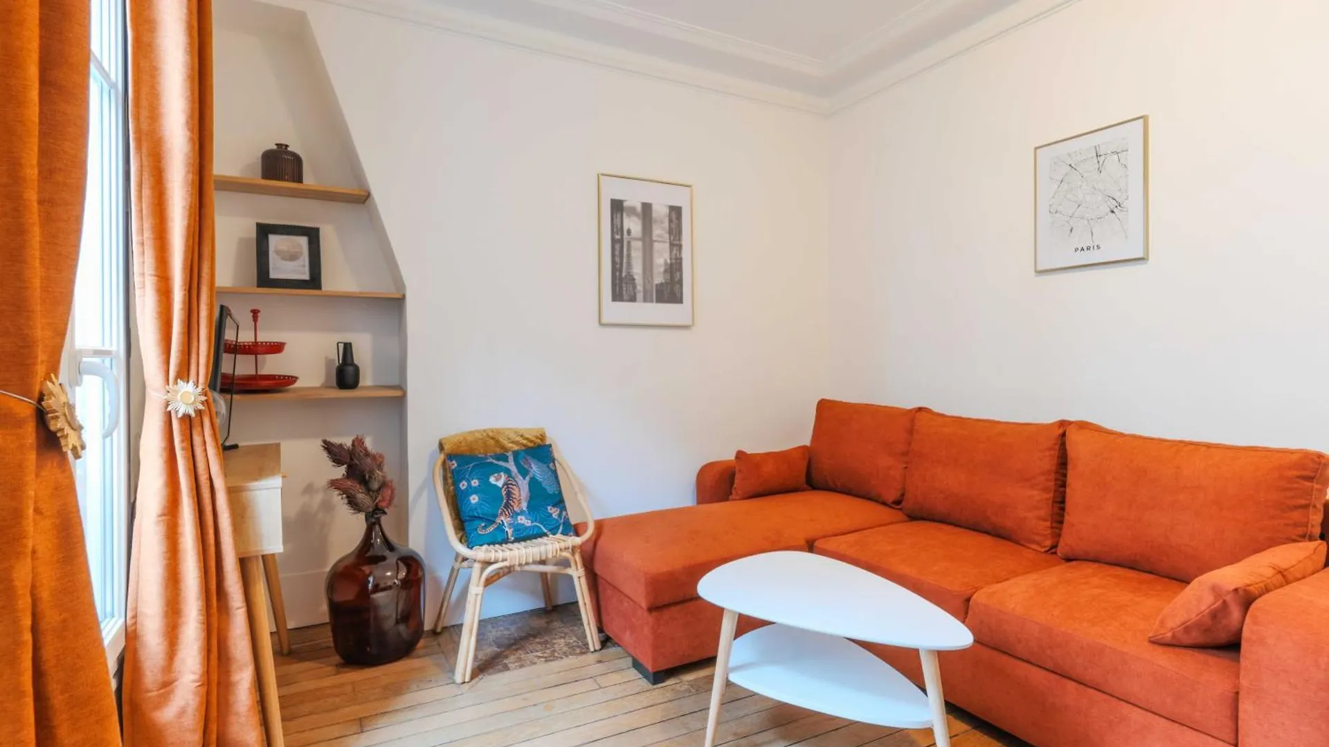 Cozy Parisian Retreat In The Heart Of The City Apartment